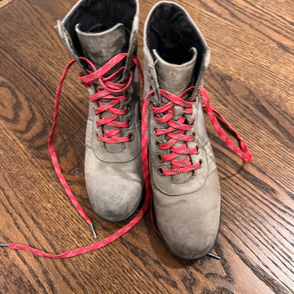 Sorel Gray/brown wedge boots with pink Laces